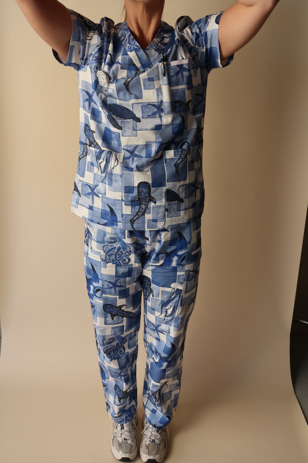 Seas The Shift - Scrub Set