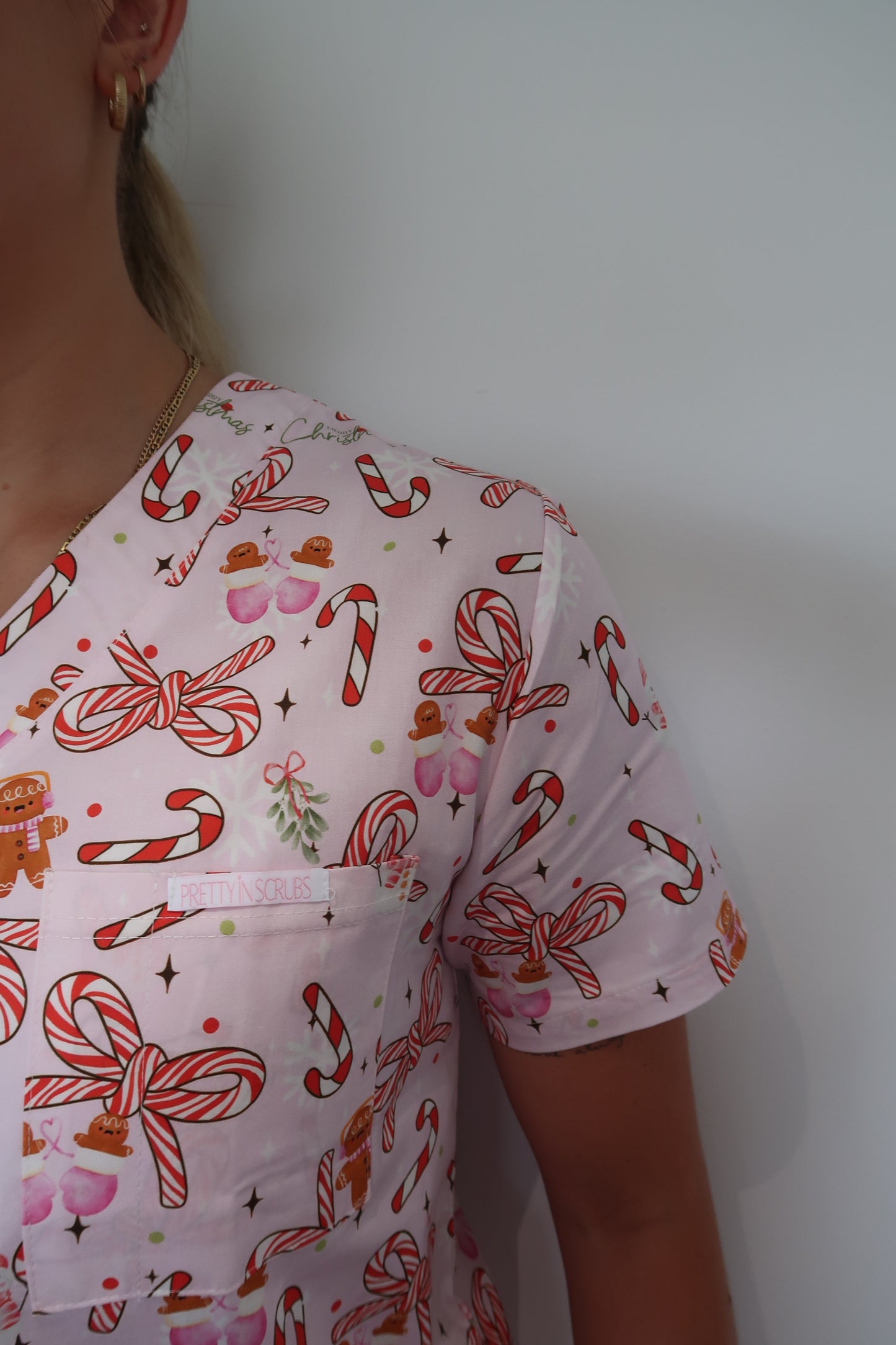 Gingerbread Wishes Scrub - Top