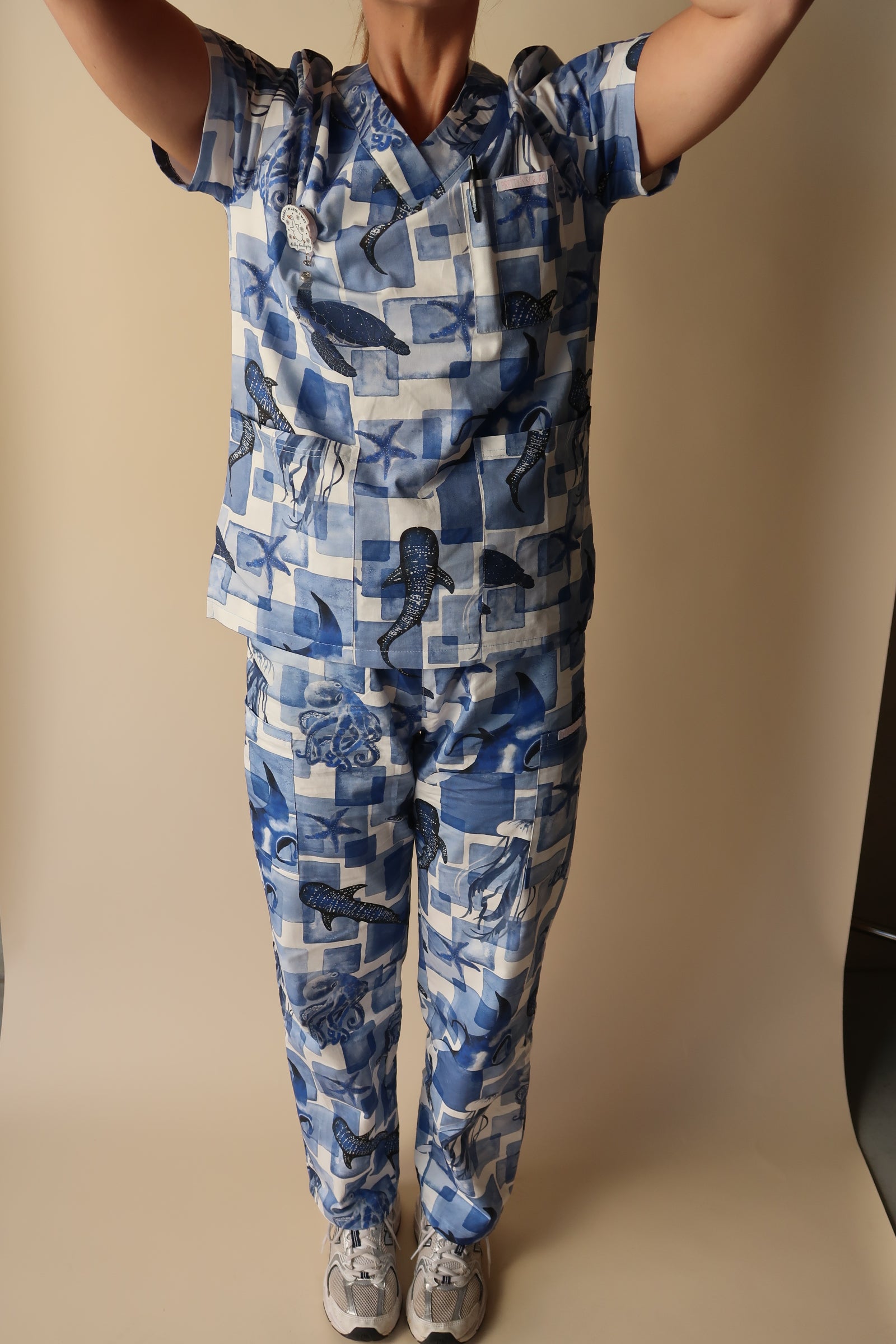 Seas The Shift - Scrub Set